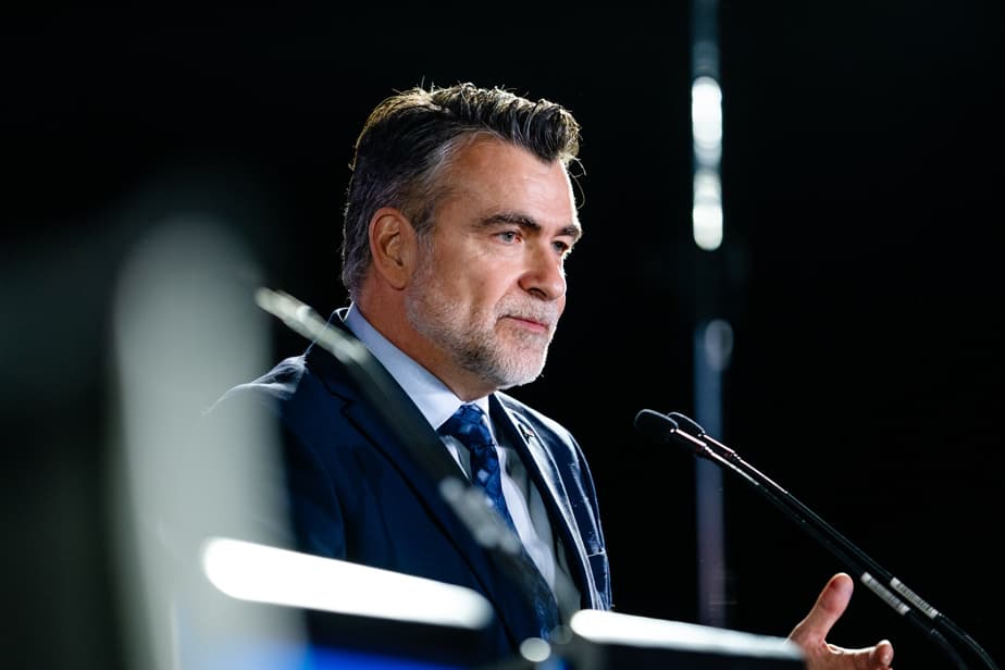 PLQ : Blackburn abandonne, Milliard vers un couronnement